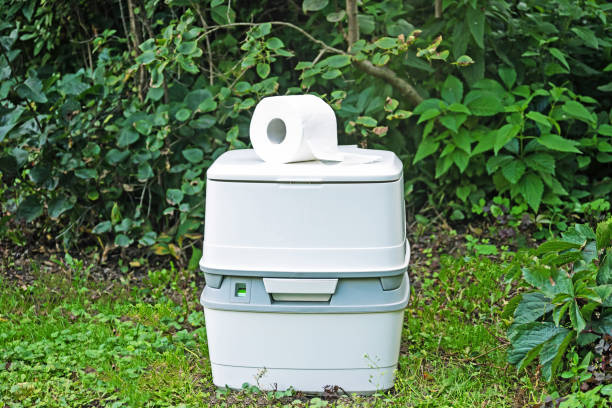 Portable Toilet Options We Offer in Holley, FL